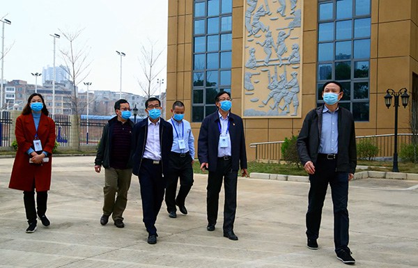 1584342237905091.jpg 自治区应急厅领导到安技楼检查疫情防控工作.JPG