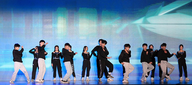 学生舞蹈《good boy good girl》.JPG