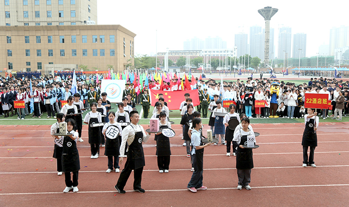 3. 2022级酒店班方阵.JPG