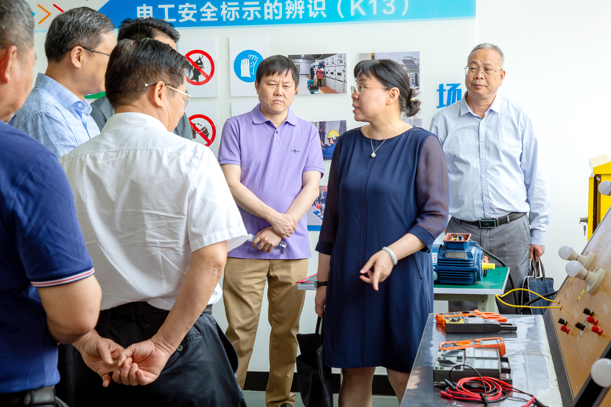 自治区应急管理厅到广西第一工业学校特种作业国凯大道考试点进行调研指导