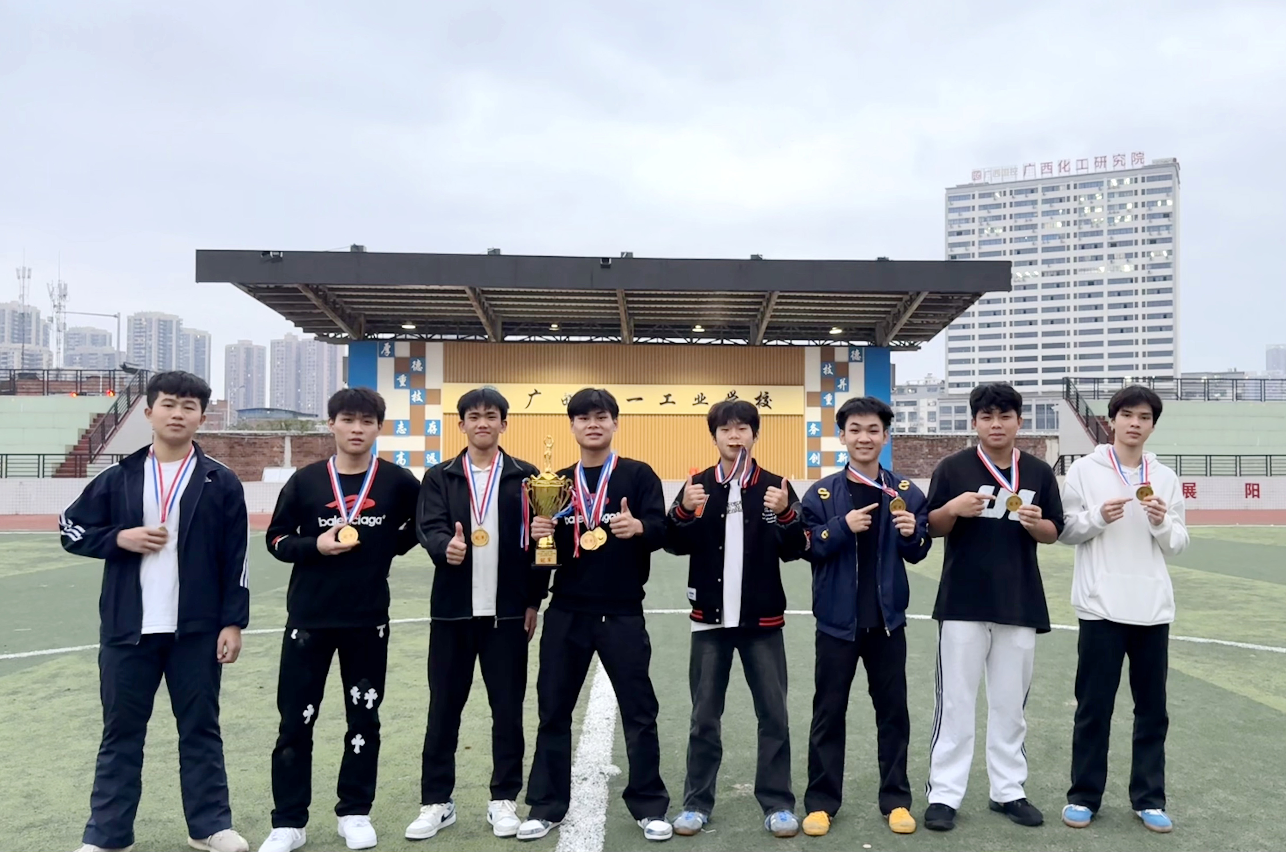 1762585146128667.jpg 1762585146128667.jpg